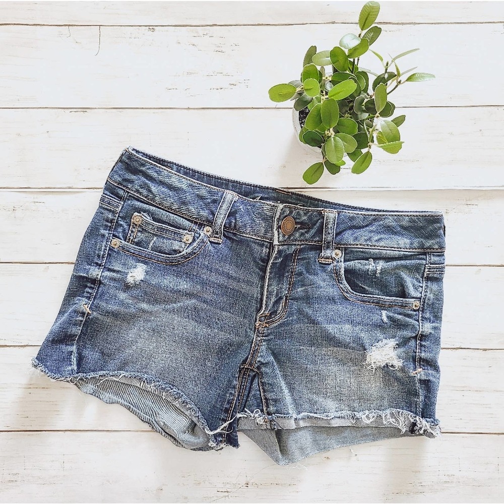 American Eagle Super Stretch  Distressed Mid-Rise Shorts